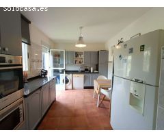Casa rural independiente con piscina privada y olivos