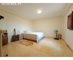 Casa rural independiente con piscina privada y olivos