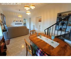 Casa rural independiente con piscina privada y olivos