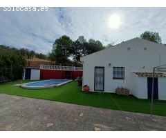 Casa rural independiente con piscina privada y olivos