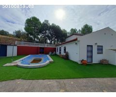 Casa rural independiente con piscina privada y olivos