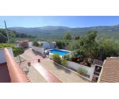 Casa de campo independiente de 5 dormitorios con piscina y fantásticas vistas