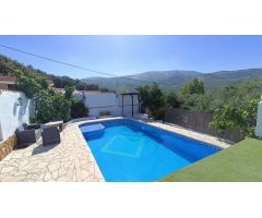 Casa de campo independiente de 5 dormitorios con piscina y fantásticas vistas