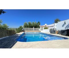 Casa de campo independiente de 5 dormitorios con piscina y fantásticas vistas