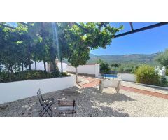 Casa de campo independiente de 5 dormitorios con piscina y fantásticas vistas