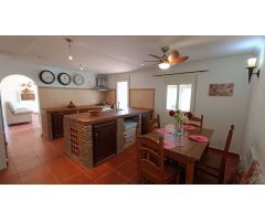 Casa de campo independiente de 5 dormitorios con piscina y fantásticas vistas