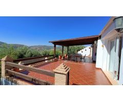 Casa de campo independiente de 5 dormitorios con piscina y fantásticas vistas