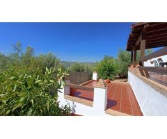 Casa de campo independiente de 5 dormitorios con piscina y fantásticas vistas