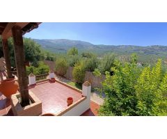 Casa de campo independiente de 5 dormitorios con piscina y fantásticas vistas
