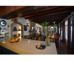PRECIOSA CASA DE CAMPO CON MUCHO ENCANTO Y MUCHAS POSIBILIDADES...