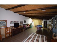 PRECIOSA CASA DE CAMPO CON MUCHO ENCANTO Y MUCHAS POSIBILIDADES...