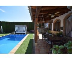 PRECIOSA CASA DE CAMPO CON MUCHO ENCANTO Y MUCHAS POSIBILIDADES...
