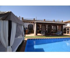 PRECIOSA CASA DE CAMPO CON MUCHO ENCANTO Y MUCHAS POSIBILIDADES...