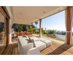 LUJOSA VILLA CON IMPRESIONANTES VISTAS AL MEDITERRÁNEO