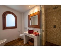 LUJOSA VILLA CON IMPRESIONANTES VISTAS AL MEDITERRÁNEO