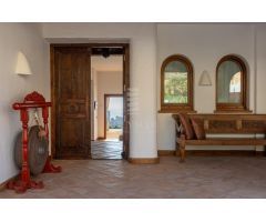 LUJOSA VILLA CON IMPRESIONANTES VISTAS AL MEDITERRÁNEO