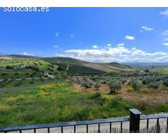 Típico cortijo andaluz reformado con encanto, con psiciina y estupendas vistas