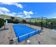 Típico cortijo andaluz reformado con encanto, con psiciina y estupendas vistas
