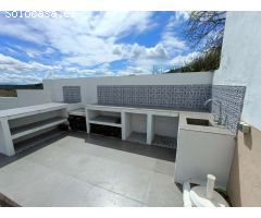Típico cortijo andaluz reformado con encanto, con psiciina y estupendas vistas