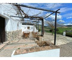 Típico cortijo andaluz reformado con encanto, con psiciina y estupendas vistas