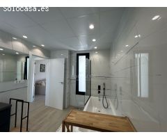 Villa independiente a estrenar con impresionantes vistas al mar y a la montaña y piscina climatizada
