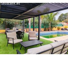 CHALET EN CUMBRES DE CALICANTO.