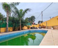 CHALET EN CUMBRES DE CALICANTO.