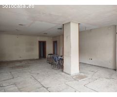 Alquilamos LOCAL CON MUY AMPLIA FACHADA EN AVENIDA!!! Castelló