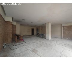 Alquilamos LOCAL CON MUY AMPLIA FACHADA EN AVENIDA!!! Castelló