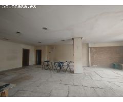 Alquilamos LOCAL CON MUY AMPLIA FACHADA EN AVENIDA!!! Castelló