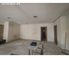 Alquilamos LOCAL CON MUY AMPLIA FACHADA EN AVENIDA!!! Castelló