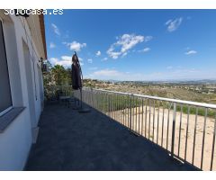 CHALET CON ESPECTACULARES VISTAS EN CUMBRES DE CALICANTO