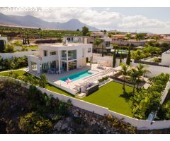 Villa de Lujo en Venta en Playa Paraiso, Santa Cruz de Tenerife