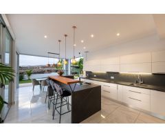 Villa de Lujo en Venta en Playa Paraiso, Santa Cruz de Tenerife