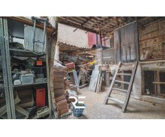 ¡GRAN CASA ADOSADA PARA REHABILITAR!