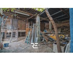 ¡GRAN CASA ADOSADA PARA REHABILITAR!