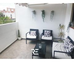 MAGNIFICO ADOSADO DE TRES PLANTAS CON 2 TERRAZAS Y GARAJE !!