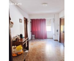 CASA ESQUINERA DE DOS PLANTAS CON BALCÓN, TERRAZA Y PATIO!