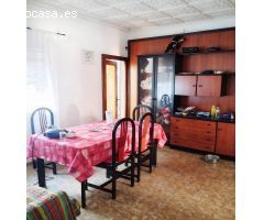 CASA ESQUINERA DE DOS PLANTAS CON BALCÓN, TERRAZA Y PATIO!