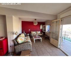 CONFORT Y ESPACIO EN UN ENTORNO PRIVILEGIADO CON TERRAZA Y VISTAS AL MAR