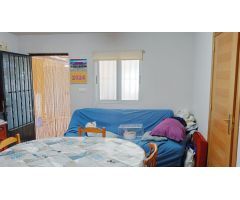 ACOGEDOR CHALET CON TERRENO Y PISCINA EN ESTIVELLA !!