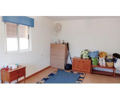 ACOGEDOR CHALET CON TERRENO Y PISCINA EN ESTIVELLA !!