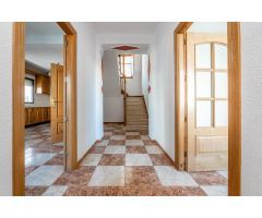 Casa en Venta en Cozvíjar: Tu Hogar en Plena Naturaleza