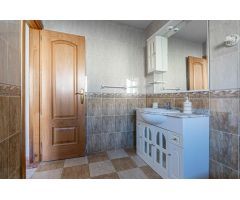 Casa en Venta en Cozvíjar: Tu Hogar en Plena Naturaleza