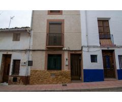 CASA DE PUEBLO EN UTIEL