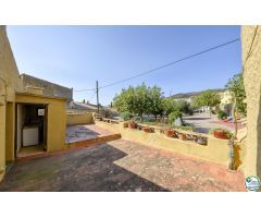 Chalet en Venta en Palau-saverdera, Girona