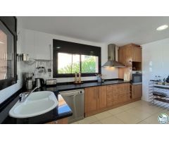 Chalet en Venta en Palau-saverdera, Girona