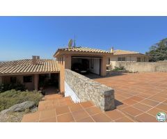 Chalet en Venta en Palau-saverdera, Girona