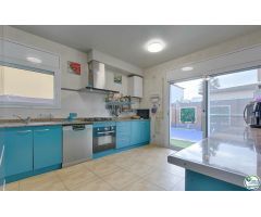 Chalet en Venta en Sant Pere Pescador, Girona