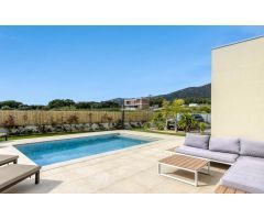 Chalet en Venta en Palau-saverdera, Girona
